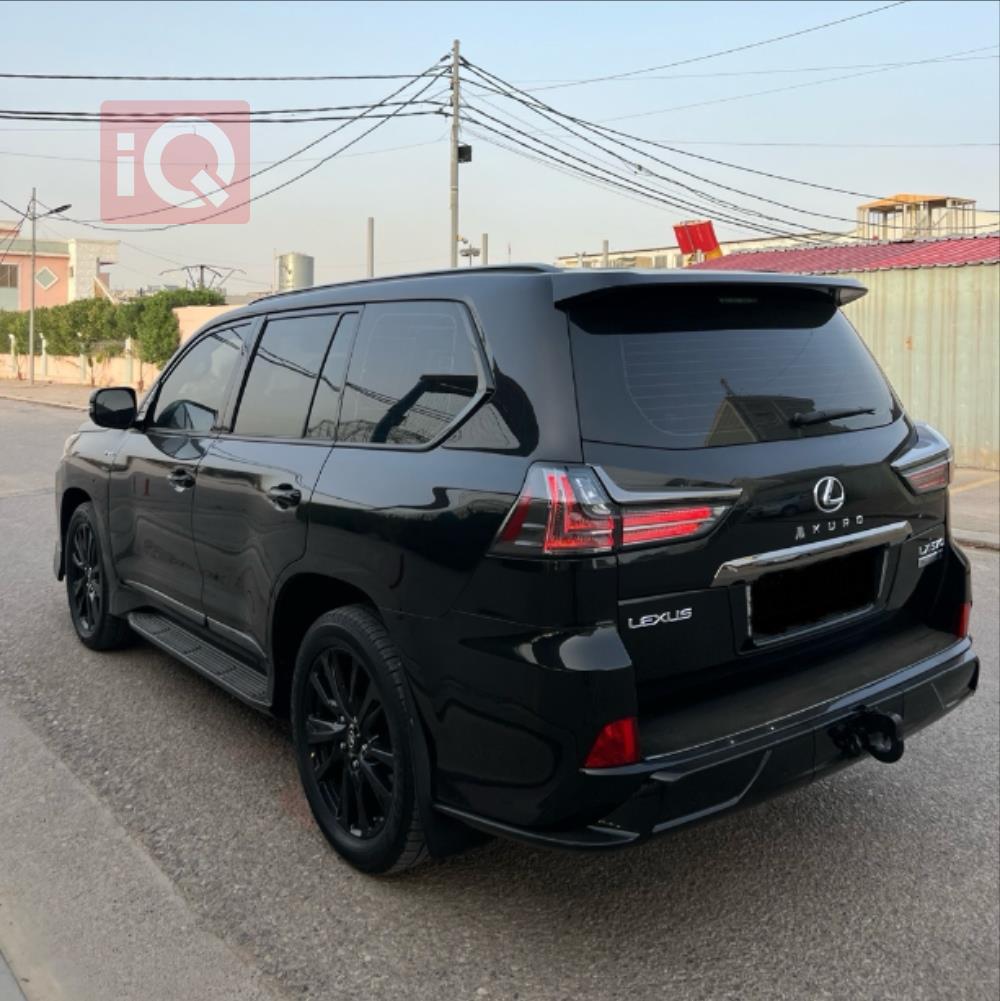 Lexus LX